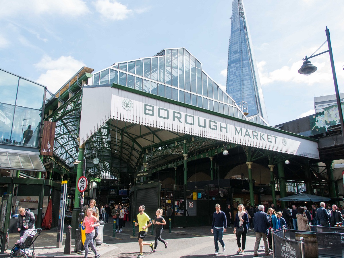 Entrée du marché de Borough market ou vous pouvez manger pas cher à Londres